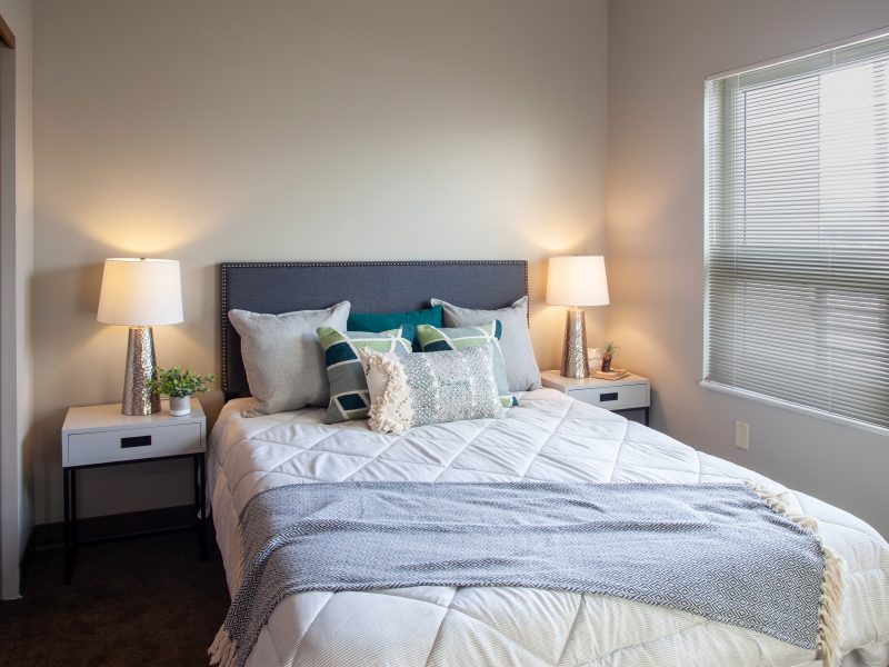 Victory Manor Apartment with Bed